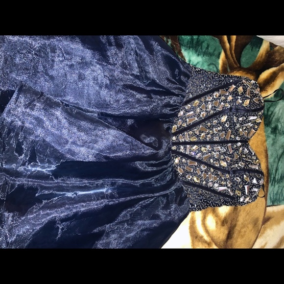 Prom dress - Picture 1 of 2